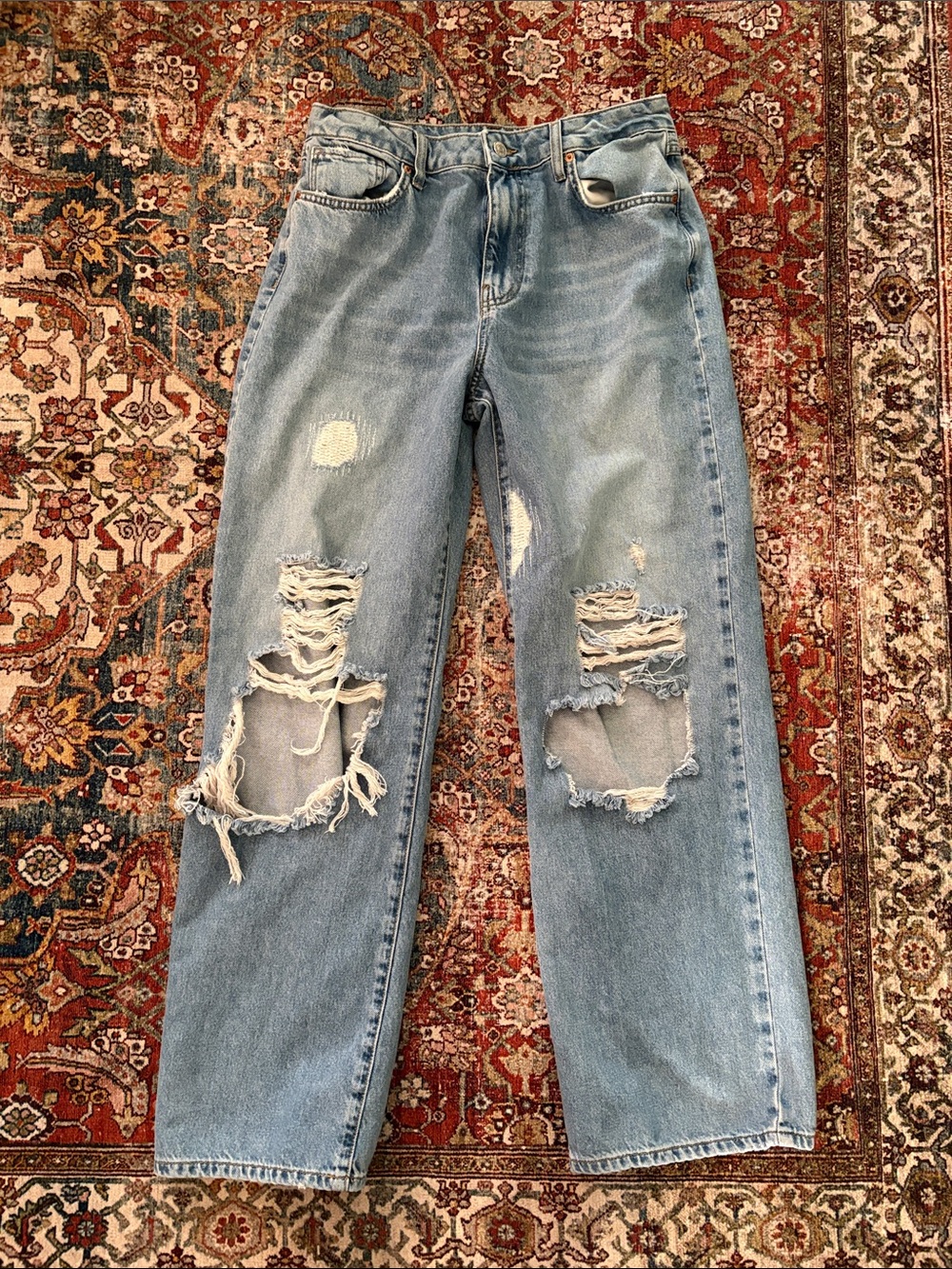 Forever 21 Light Wash Distressed Boyfriend Jeans